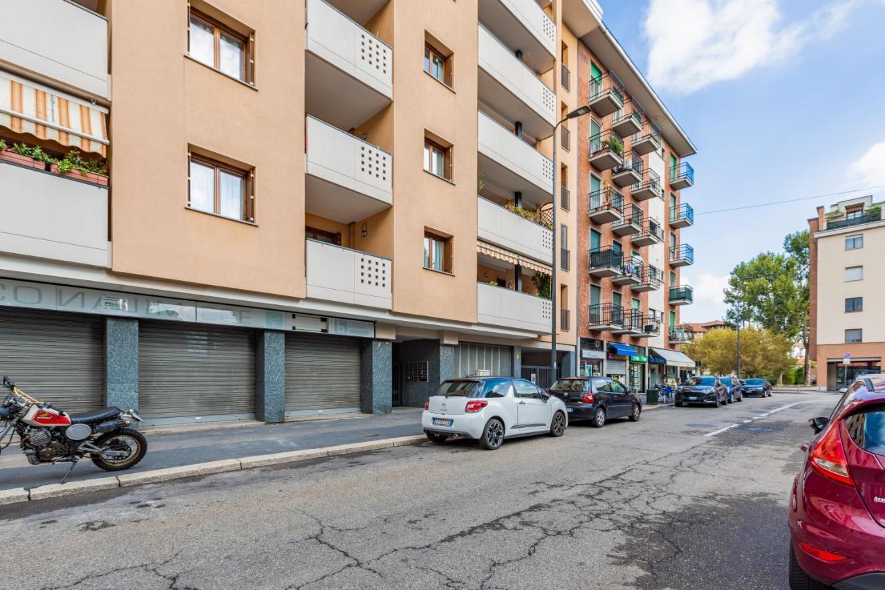 Apartment Cozy W/parking 5 Min Walk From The Bus Stop Mailand